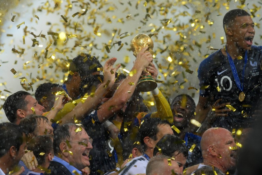 Alles nur gekauft? Die Mannschaft von Frankreich feiert den Gewinn der Fußball-WM der Männer in Russland 2018.