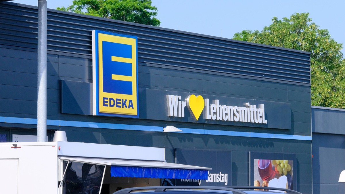 Düsseldorf 07.06.2024 Edeka Lebensmittelsupermarkt Lohausen Düsseldorf Nordrhein-Westfalen Deutschland *** Düsseldorf 07 06 2024 Edeka food supermarket Lohausen Düsseldorf North Rhine-Westphalia Germa ...