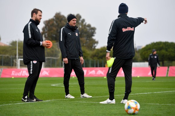 SOCCER - BL, RBS, training camp LAGOS,PORTUGAL,30.JAN.19 - SOCCER - tipico Bundesliga, Red Bull Salzburg, training camp. Image shows assistant coach Rene Maric, assistant coach Alexander Zickler and h ...