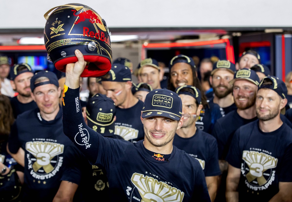 QATAR - Max Verstappen Red Bull Racing celebrates his third Formula 1 World Championship, WM, Weltmeisterschaft after the sprint race prior to the Formula 1 Grand Prix at the Lusail International Circ ...