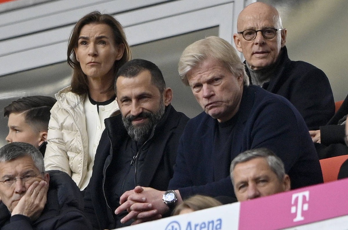 auf der Tribuene Oliver Kahn Vorstandsvorsitzender FC Bayern Muenchen FCB Sportvorstand Hasan Salihamidzic FC Bayern Muenchen FCB FC Bayern Muenchen FCB vs FC Schalke 04 S0413.05.2023 DFL REGULATIONS  ...