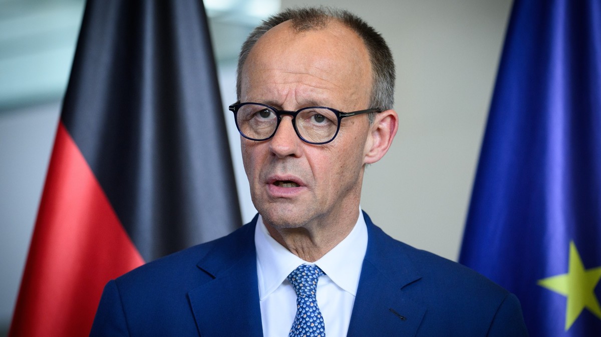 ARCHIV - 11.06.2025, Berlin: Bundeskanzler Friedrich Merz (CDU)