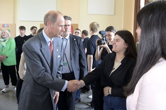 Prinz Edward beim Besuch der Schule am Schillerpark im Rahmen der Verleihung des Duke Award im Wedding. Berlin, 22.05.2023 *** Prince Edward visiting the school at Schillerpark during the Duke Award c ...