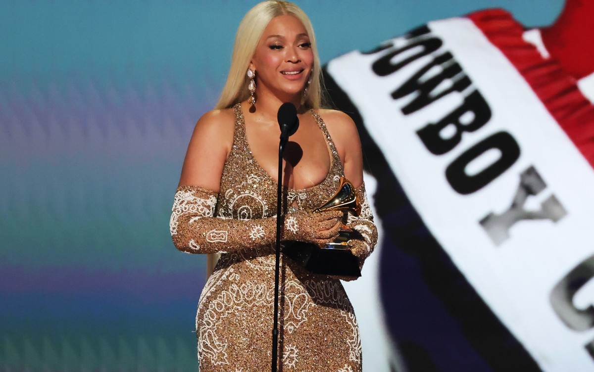LOS ANGELES, CALIFORNIA - FEBRUARY 02: Beyoncé accepts the Album of the Year award for &quot;COWBOY CARTER&quot; onstage during the 67th Annual GRAMMY Awards at Crypto.com Arena on February 02, 2025 i ...
