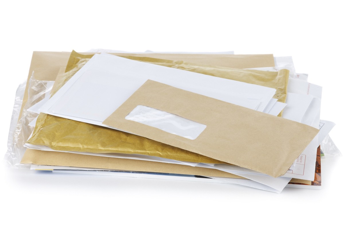 Papier oder Plastik? Die wichtige Frage beim Müll trennen.