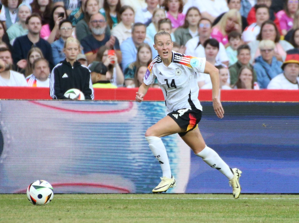 16.07.2024, xgrfx, Fussball European Qualifiers Frauen, Deutschland - Österreich emspor, v.l. Janina Minge Deutsche Frauennationalmannschaft DFL/DFB REGULATIONS PROHIBIT ANY USE OF PHOTOGRAPHS as IMAG ...
