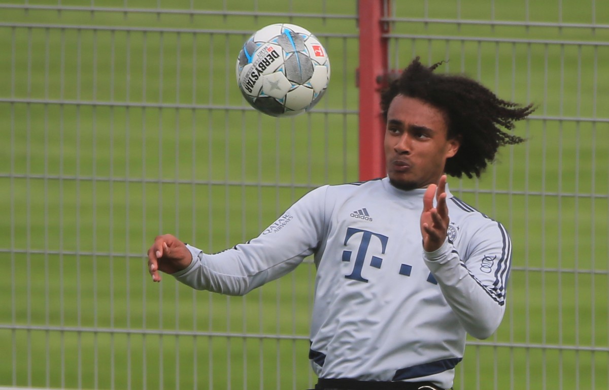 30.04.2020, FCB Training, Saebenerstrasse Muenchen, Fussball, im Bild: Joshua Zirkzee FCB *** 30 04 2020, FCB Training, Saebenerstrasse Munich, soccer, in the picture Joshua Zirkzee FCB