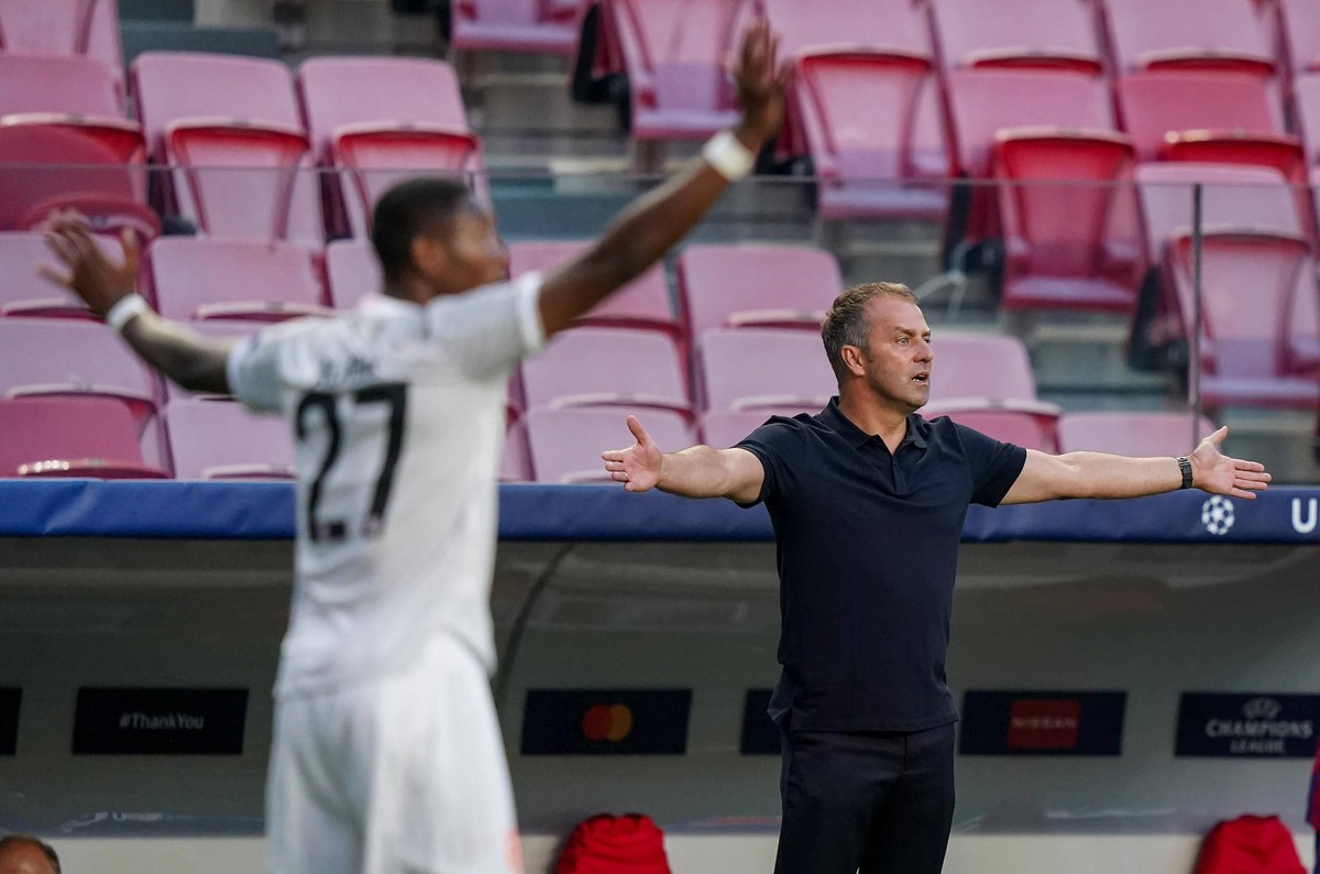 FC BAYERN MUENCHEN - FC Barcelona, Barca , Football UEFA Champions League Lisbon, Lissabon, Portugal, 14th August 2020. David Alaba Muenchen, Trainer Hansi Flick Muenchen in the quarterfinal UEFA Cham ...