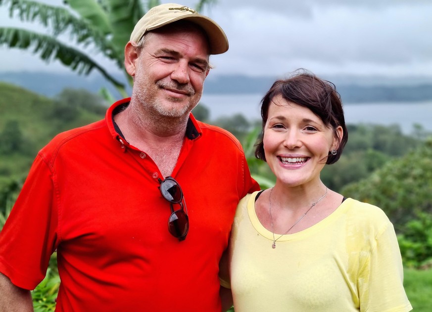 Nico (38) aus Costa Rica mit Nicola (38), deutsche Freelancerin aus San José, Costa Rica
+++ Die Verwendung des sendungsbezogenen Materials ist nur mit dem Hinweis und Verlinkung auf TVNOW gestattet.  ...