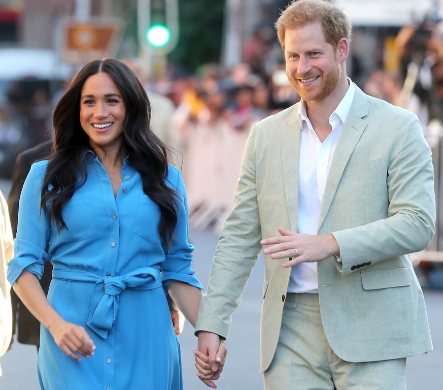 Meghan und Harry: Nach ihrem royalen Rückzug wollen die beiden künftig ihr eigenes Geld verdienen. Nun soll auch Netflix Interesse an den beiden bekundet haben.