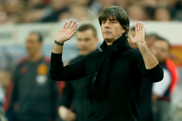 Bundestrainer Joachim Löw war von Spaniens Spiel überrascht. Sein Team auch.