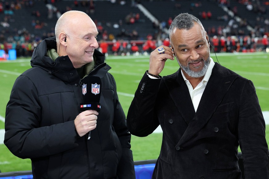 Frank Buschmann RTL mit Patrick Coach Esume Commissioner der European League of Football im Interview, Kansas City Chiefs - Miami Dolphins , NFL, American Football Herren, USA German Games 2023 Frankf ...