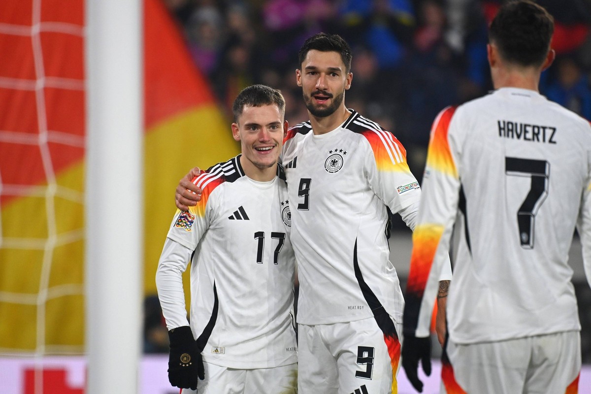 Torjubel v.li:Florian Wirtz GER, Tim KLEINDIENST GER, Kai HAVERTZ GER. Jubel,Freude,Begeisterung,Aktion. Fussball UEFA Nations League Deutschland GER - Bosnien - Herzegowina BIH 7-0 am 16.10.2024 im E ...