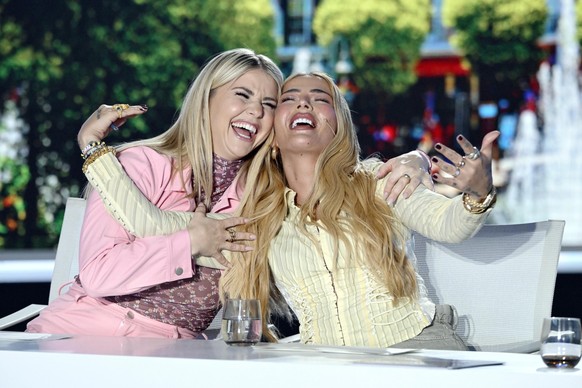 Die Jurymitglieder Beatrice Egli (l.) und Loredana, 


+++ Die Verwendung des sendungsbezogenen Materials ist nur mit dem Hinweis und Verlinkung auf RTL+ gestattet. +++