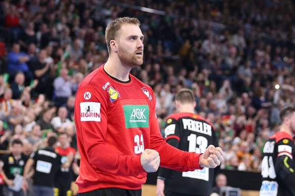 Deutschland vs Argentinien, Handball, Laenderspiel, 06.01.19 Andreas Wolff (Deutschland, 33) haelt den 7 m Wurf *** Germany vs. Argentina Handball international 06 01 19 Andreas Wolff Germany 33 holds ...