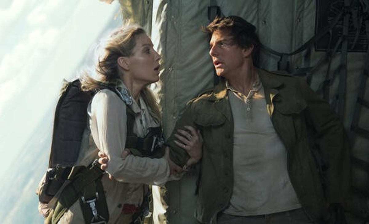 Tom Cruise (r.) zählt zu den größten Action-Stars der Welt.