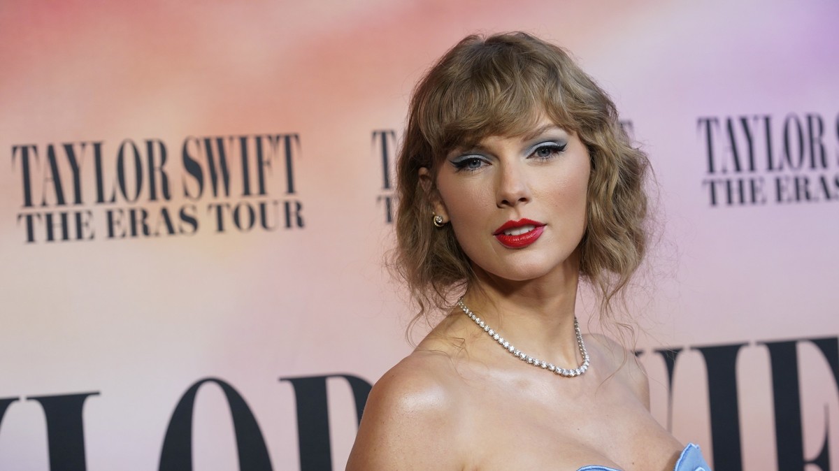 ARCHIV - 11.10.2023, USA, Los Angeles: Taylor Swift kommt zur Weltpremiere des Films "Taylor Swift: The Eras Tour" im AMC The Grove 14. US-Musikerin Taylor Swift (33) hat beim Musikstreaming ...