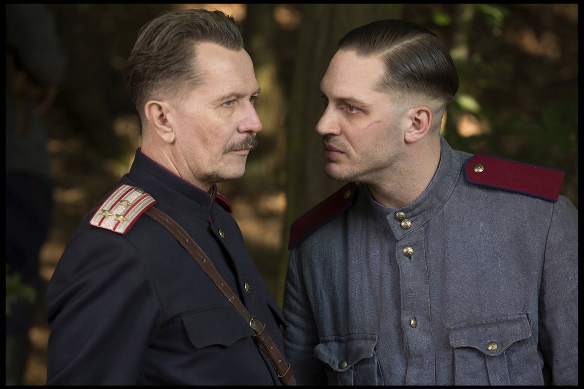 Summit Entertainment - Worldview Entertainment - Scott Free Productions / DR ENFANT 44 (CHILD 44) de Daniel Espinosa 2014 USA avec Gary Oldman et Tom Hardy russie, urss, 1950 S d apres le roman de Tom ...
