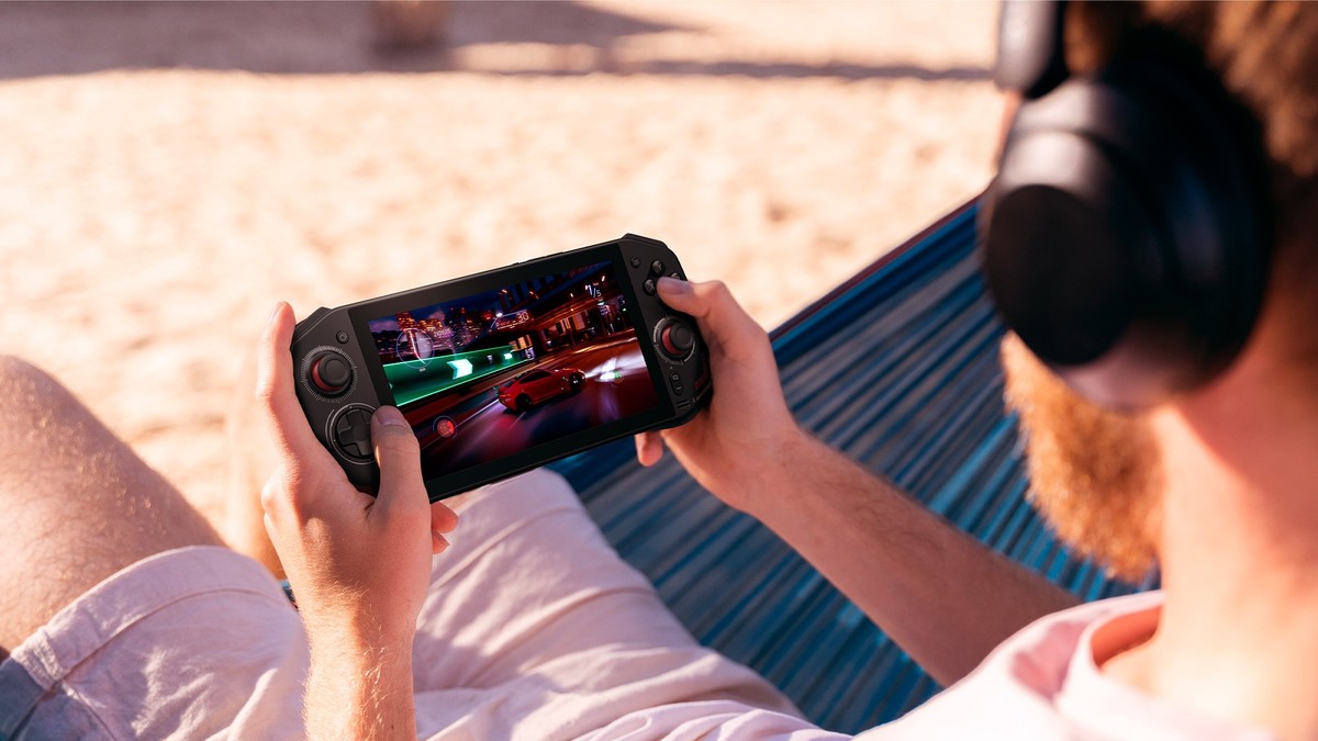 HANDOUT - Für möglichst flüssiges, ruckelfreies Spielen kommen AMDs Freesync-Technolgie und der Upscaling-Treiber Radeon Super Resolution zum Einsatz. (zu dpa: «Nitro Blaze 7: Erstes Gaming-Handheld v ...