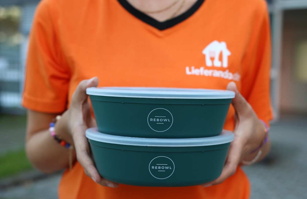Auch bei Lieferdiensten wie Lieferando kann man Essen im Mehrweg-Behältnis bestellen. Aber wie wird man die Schüsseln im Anschluss wieder los?