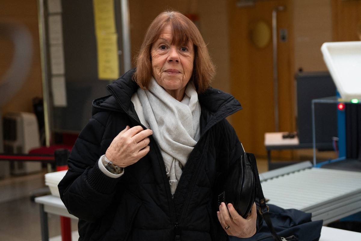 Pelicot Mass Rape Trial - Avignon Gisele Pelicot heads to the Avignon courthouse for the trial of her former partner Dominique Pelicot accused of drugging her for nearly ten years and inviting strange ...