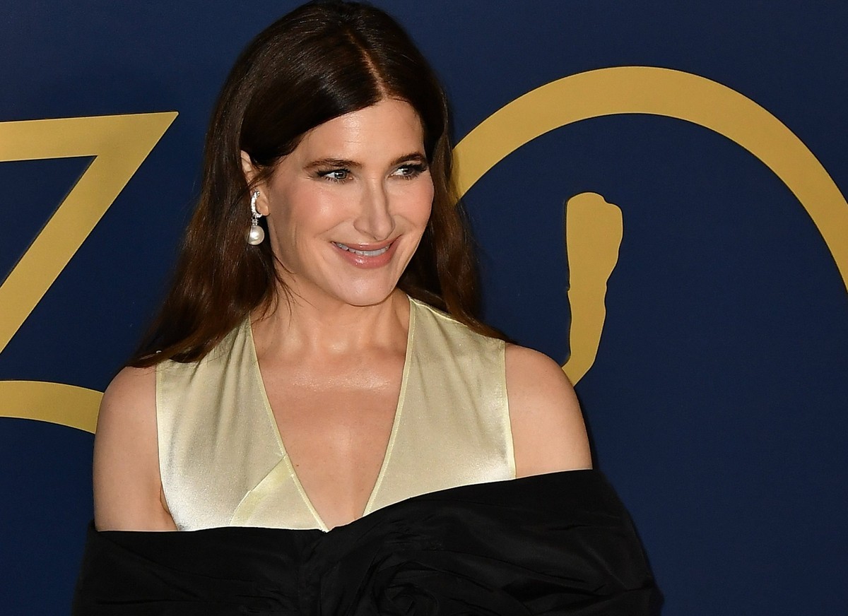 February 24, 2024, Los Angeles, Ca, USA: Kathryn Hahn attends the 30th Annual Screen Actors Guild Awards at Shrine Auditorium and Expo Hall on February 24, 2024 in Los Angeles, California. Photo /imag ...
