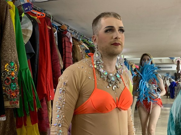 Oliver Pocher bereitet sich auf seinen ersten Auftritt bei einer Travestie-Show vor.
Die Verwendung des sendungsbezogenen Materials ist nur mit dem Hinweis und Verlinkung auf TVNOW gestattet.TVNOW ...