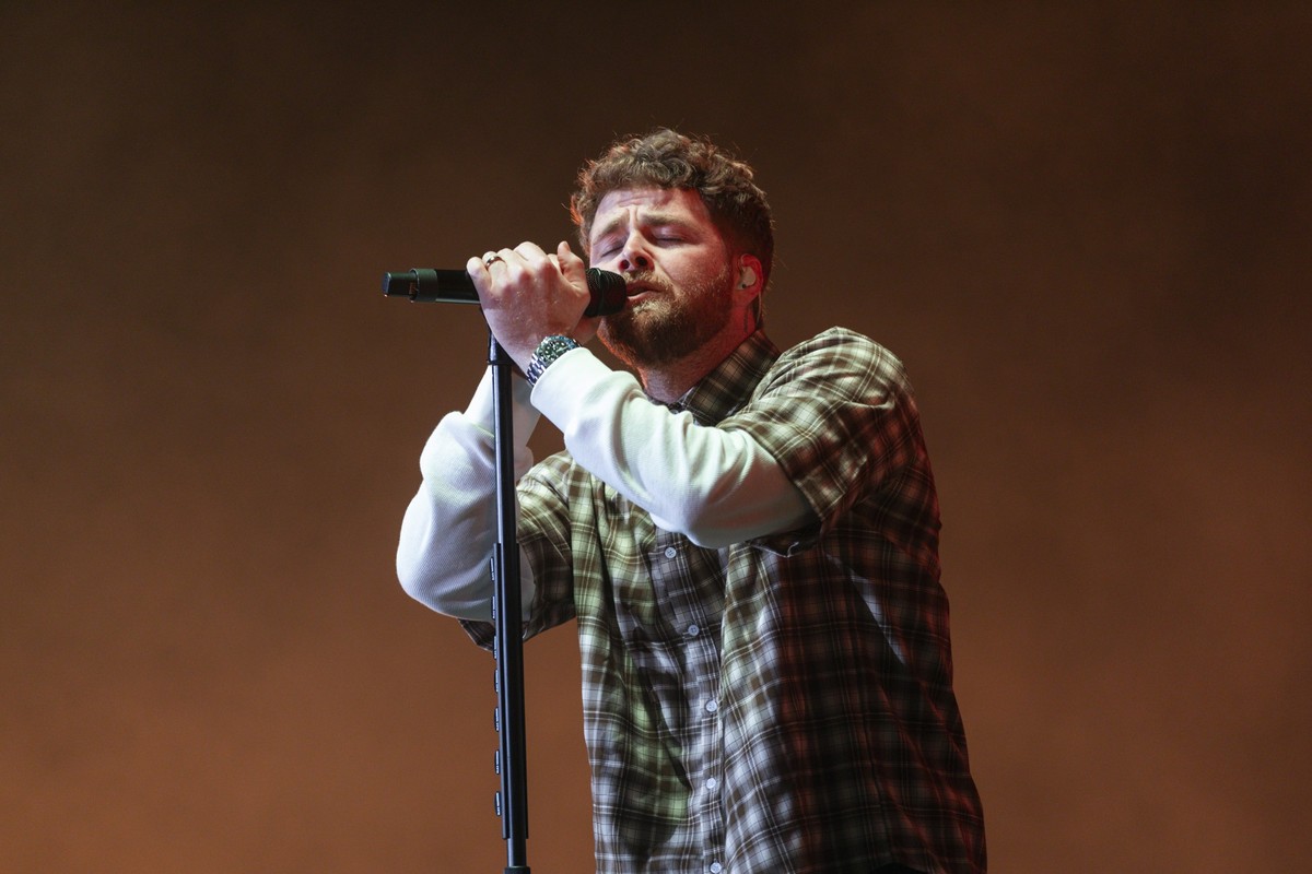 09.08.2025, USA, Oceanside: Alex Warren, US-Musiker und Videoblogger, tritt in der Frontwave Arena auf. Foto: Andrew Park/Invision/AP/dpa +++ dpa-Bildfunk +++