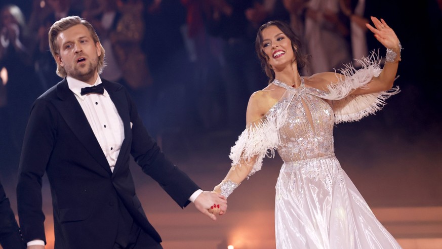 Unternehmer Tillman Schulz und Tänzerin Patricija Ionel bei der 17. Staffel der RTL-Tanzshow Let s Dance im MMC Coloneum. Köln, 23.02.2024 NRW Deutschland *** Entrepreneur Tillman Schulz and dancer Pa ...