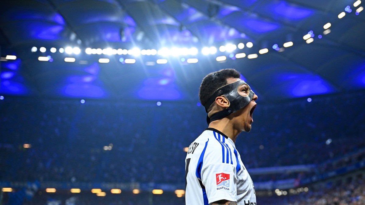 08.03.2025, Hamburg: Fußball: 2. Bundesliga, Hamburger SV - Fortuna Düsseldorf, 25. Spieltag, Volksparkstadion. Hamburgs Davie Selke jubelt nach seinem Treffer zum 2:1. Foto: Gregor Fischer/dpa - WICH ...