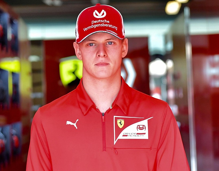 FORMULA 1 ETIHAD AIRWAYS ABU DHABI GRAND PRIX 2019 / 28.11.2019, Yas Marina Circuit, Abu Dhabi, FORMULA 1 ETIHAD AIRWAYS ABU DHABI GRAND PRIX 2019 , im Bild Mick Schumacher GER in der Ferrari Box ***  ...