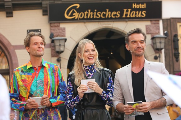 23.07.2021, Sachsen-Anhalt, Wernigerode: Toby Gad, Musikproduzent (l-r), Ilse DeLange, S�ngerin, und Schlagerstar Florian Silbereisen, die neuen Jurymitglieder der RTL-Castingshow �Deutschland sucht d ...