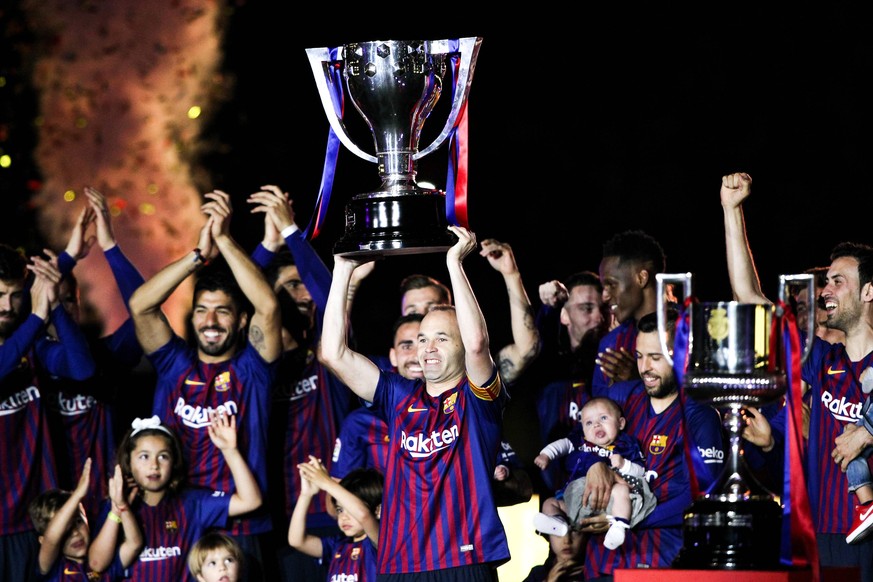 20th May 2018, Camp Nou, Barcelona, Spain; La Liga football, Barcelona versus Real Sociedad; Andres Iniesta of FC Barcelona Barca with La Liga trophy PUBLICATIONxINxGERxSUIxAUTxHUNxSWExNORxDENxFINxONL ...