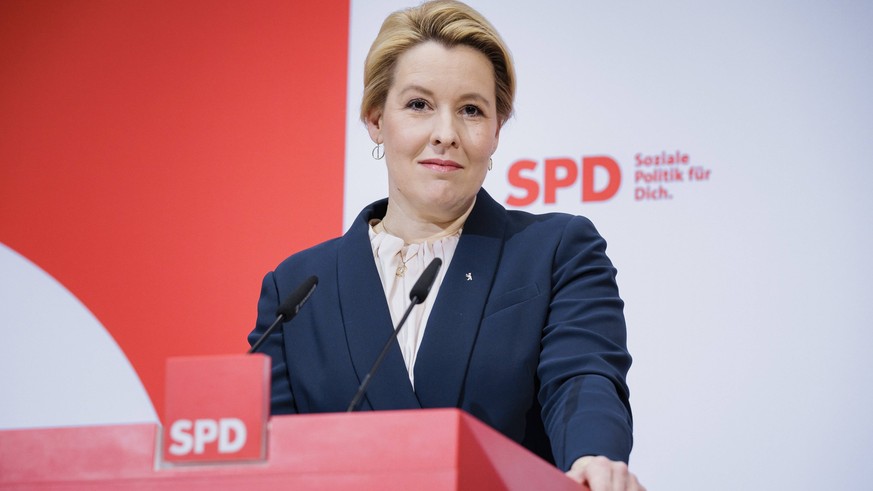 Franziska Giffey, Regierende Buergermeisterin von Berlin, aufgenommen bei einer Pressekonferenz anlaesslich des Wahlausganges der Wahl zum Berliner Abgeordnetenhaus im Willy Brandt Haus in Berlin. 13. ...