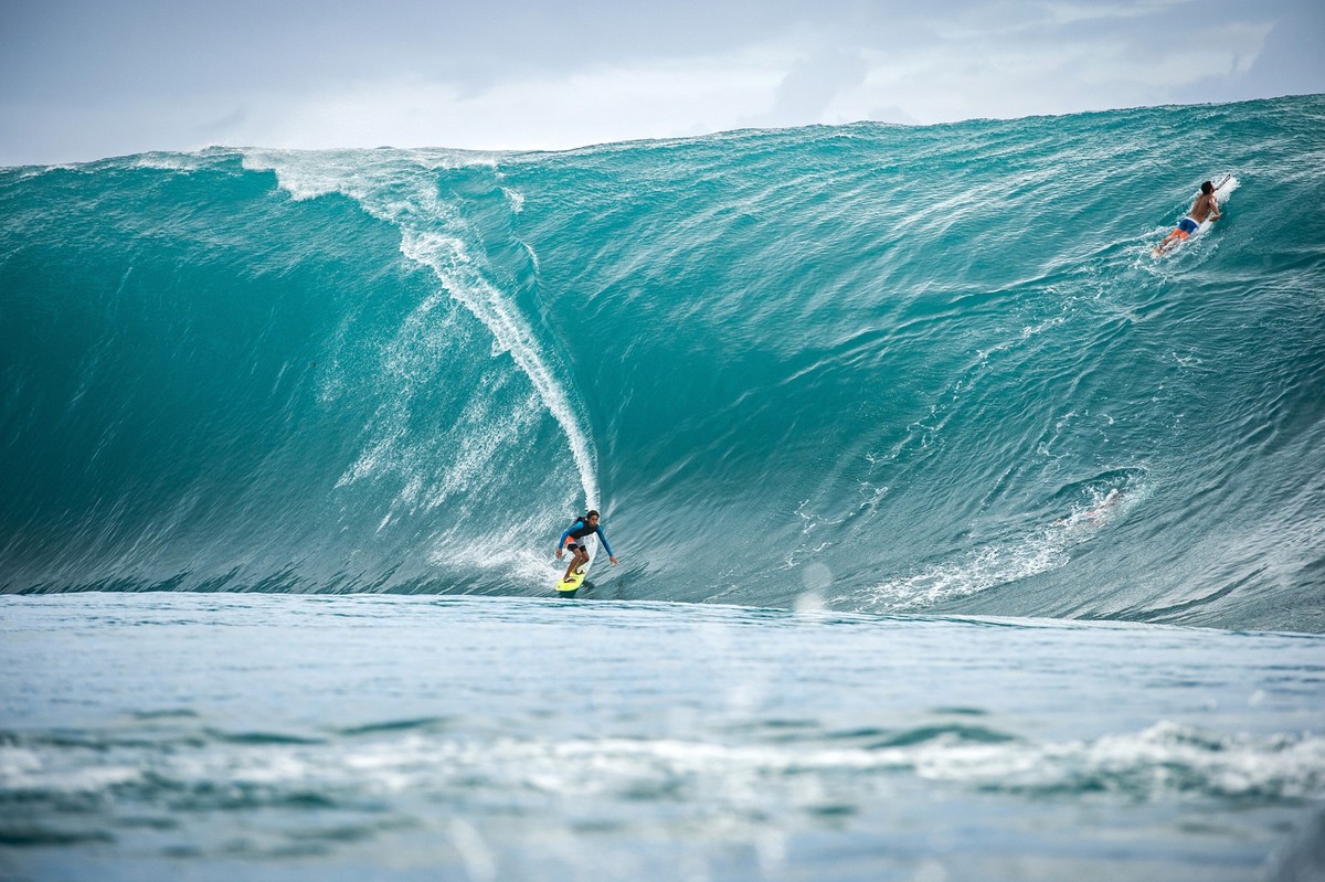 SURFING Tahitian surfer Matahi Drollet surf at Teahupoo, his home place, during a big swell on September 12, 2014 at Teahupoo in Tahiti, French Polynesia - Photo Julien Girardot / DPPI