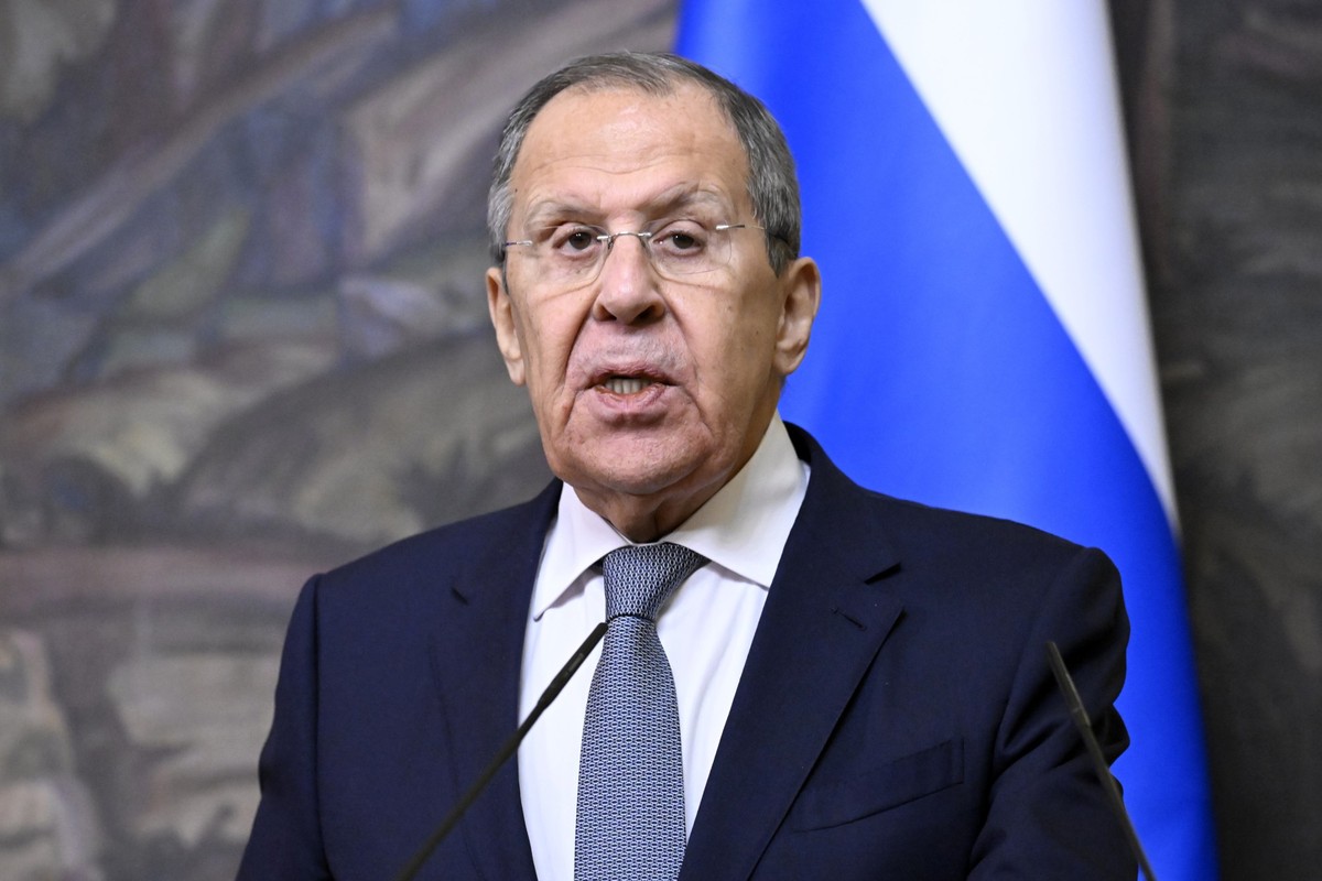 21.01.2025, Russland, Moskau: Der russische Außenminister Sergej Lawrow spricht auf einer gemeinsamen Pressekonferenz mit seinem armenischen Amtskollegen nach ihren Unterredungen in Moskau. Foto: Alex ...