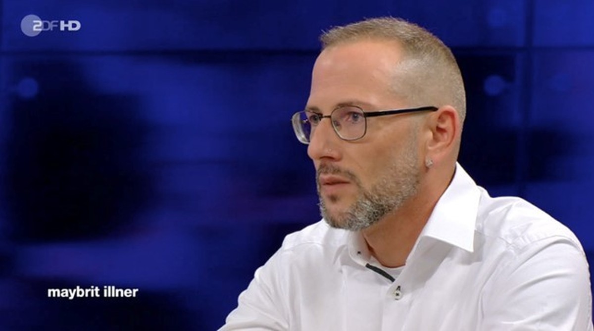 Intensivpfleger Ralf Berning kritisiert die die politische Handlungsunfähigkeit.