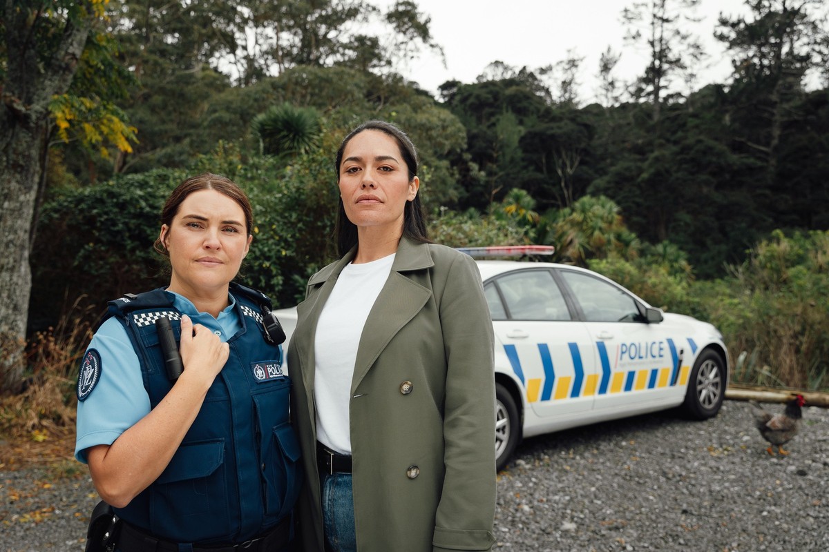 "Bust up" - Drehstart: v.l.: Deb (Morgana O'Reilly) und Mihi (Roimata Fox)