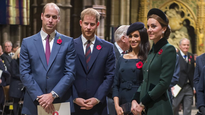 Commmorations du 11 novembre : l armistice clbr l Abbaye de Westminster. PAP11182049 The Queen, accompanied by members of the Royal Family, attend a service at Westminster Abbey for the centenary of t ...