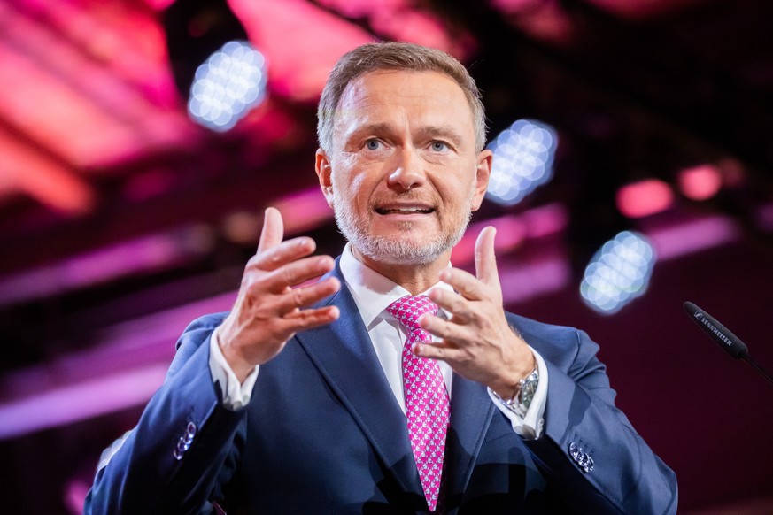 dpatopbilder - 21.04.2023, Berlin: Christian Lindner, FDP-Bundesvorsitzender und Bundesfinanzminister, spricht beim FDP-Bundesparteitag. Auf der Tagesordnung steht unter anderem die Neuwahl der Partei ...