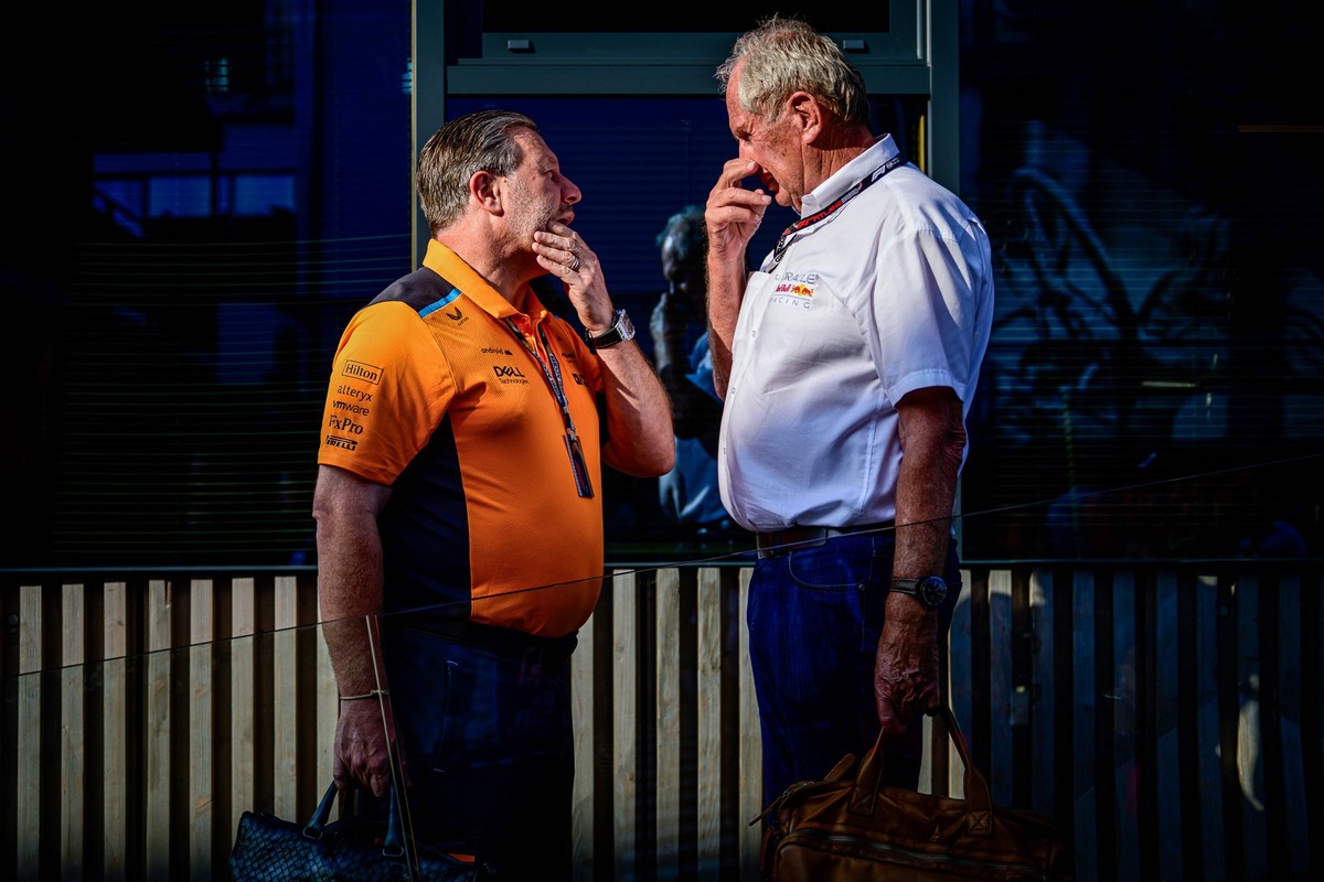 July 22, 2023, Budapest, Hungary: McLaren F1 Teamis team principal Zak Brown and Red Bull Racingis advisor Helmut Marko talk in the paddock after the qualifying session of the Hungarian F1 Grand Prix ...