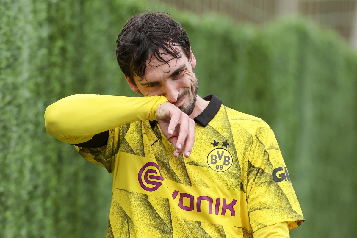 Mats Hummels Borussia Dortmund schaut enttaeuscht, Friendly match, Borussia Dortmund vs Standard Luettich, Marbella Football Center, 09.01.2024, Marbella, Spain. *** Mats Hummels Borussia Dortmund loo ...