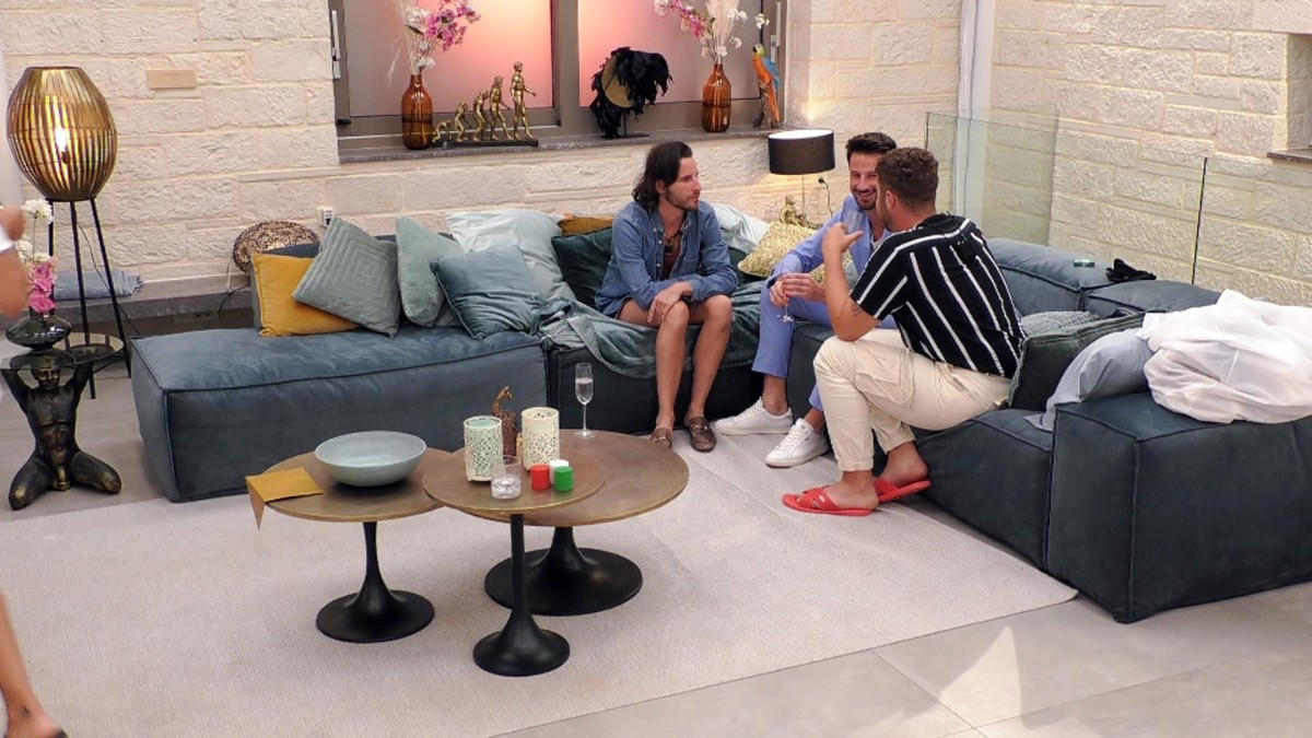 David (l.) und Gino im Interview.

Die Verwendung des sendungsbezogenen Materials ist nur mit dem Hinweis und Verlinkung auf TVNOW gestattet.
