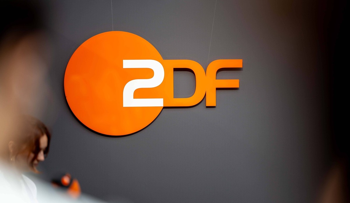 Berlin, Deutschland. 27. Mai 2024. ZDF-Logo auf der re:publica 2024 unter dem Motto Who cares in der Station Berlin beim Gleisdreieck. Berlin *** Berlin, Germany 27 May 2024 ZDF logo at re publica 202 ...