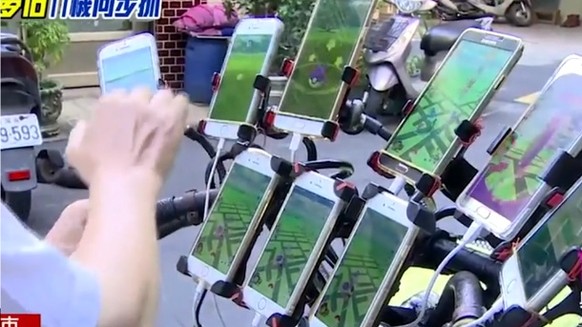 Hauptsache gut gerüstet: Der Taiwanese jagt mit immer mehr Smartphones. Aus sechs wurden erst neun, dann elf und nun sollen es 15 werden.&nbsp;
