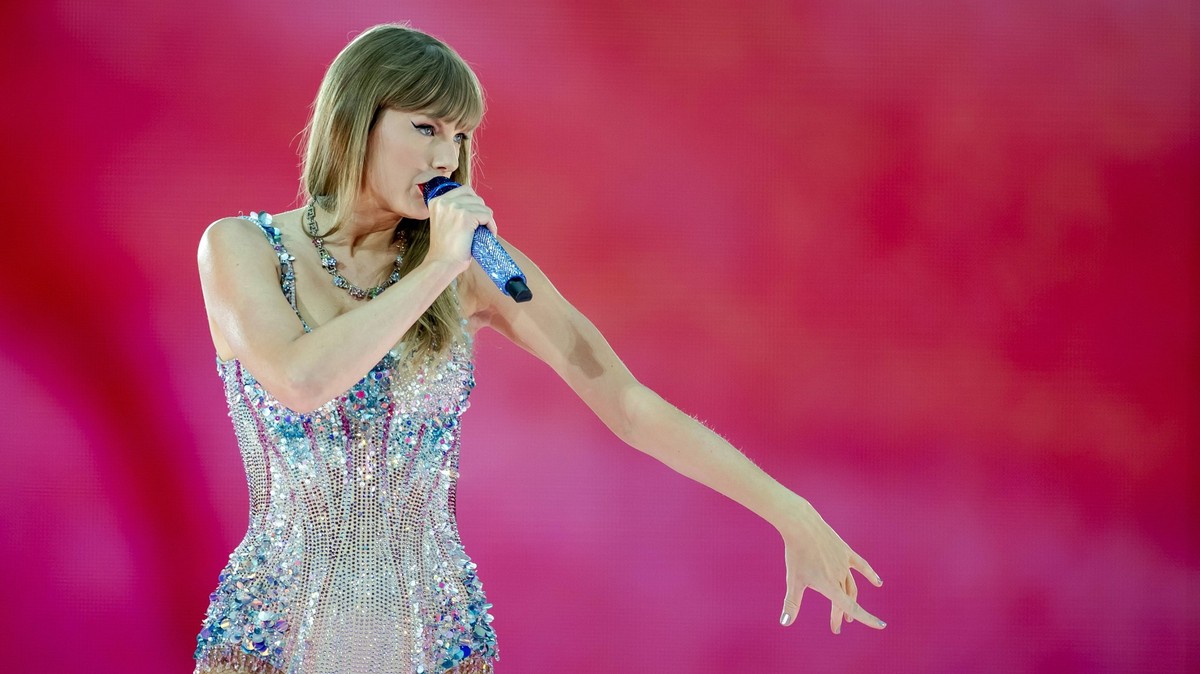 AMSTERDAM - Taylor Swift during her performance for around 55,000 people in the Johan Cruijff ArenA. The singer performed again in the Netherlands after just over nine years. ANP ROBIN VAN LONKHUIJSEN ...