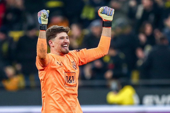 Tor, Torjubel, zum 3:1 durch Marco Reus Borussia Dortmund / BVB, 11, Torwart Gregor Kobel Borussia Dortmund / BVB, 01, GER, Borussia Dortmund / BVB vs. Hertha BSC, Fussball, 1. Bundesliga, 21. Spielta ...