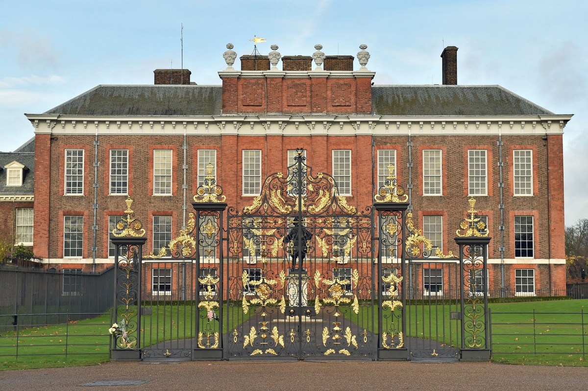 ARCHIV - 27.11.2017, Gro�britannien, London: Au�enaufnahme vom Kensington Palast in London. Der britische Prinz William und seine Frau Herzogin Kate werden mit ihrer Familie nach Windsor umziehen. Mit ...