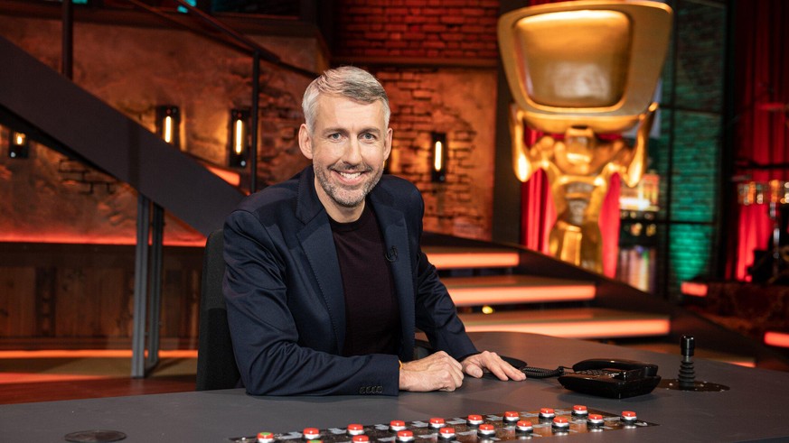 Titel: TV total;
Ausstrahlungszeitraum bis: 2021-11-09;
Copyright: ProSieben/Willi Weber;
Fotograf: Willi Weber;
Bildredakteur: Stephi Bruchner;
Dateiname: f3acb50d-5e16-4250-9073-a958359a8546.tif;
Re ...