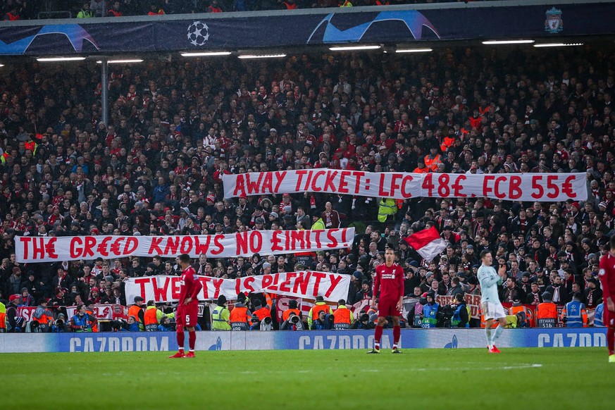 FC Bayern Muenchen Fanblock Plakat wegen zu hoher Ticket Preise GER, UEFA Champions League, Achtelfinale, FC Liverpool - FC Bayern Muenchen, 19.02.2019 Liverpool *** FC Bayern Muenchen Fanblock Poster ...